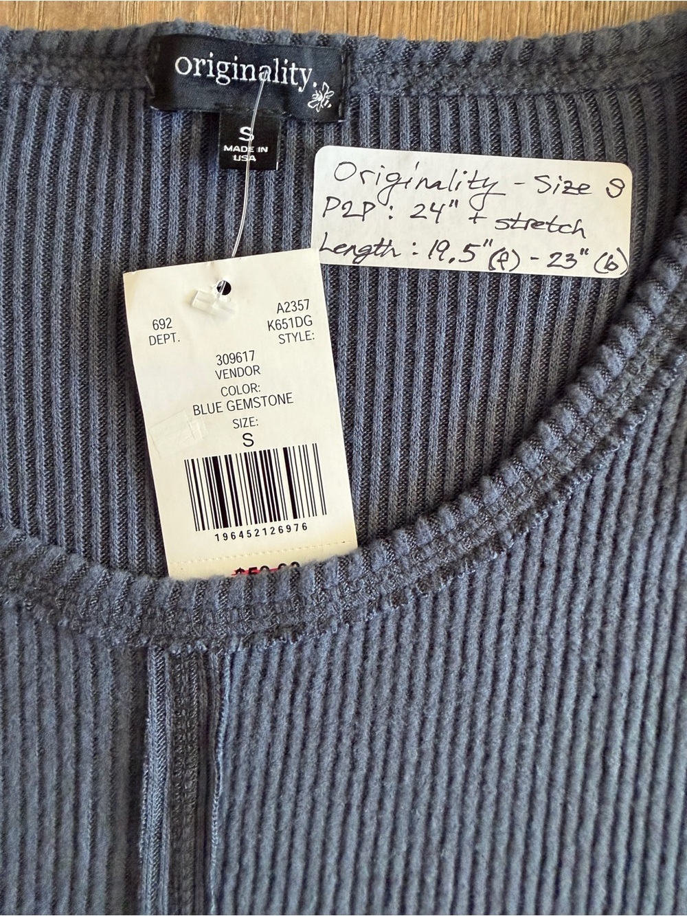 Originality Ribbed Knit Top with Sequins Accent, NWT, Oversized Small. P2P 24” - Picture 6 of 6